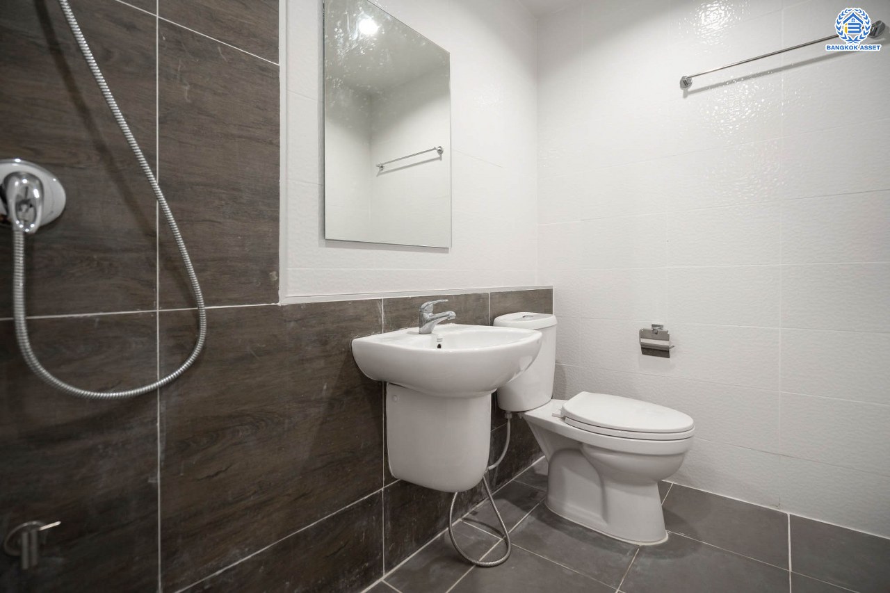 บ้านมือสองตกแต่งใหม่ โครงการ พลีโน่ รัตนาธิเบศร์-ชัยพฤกษ์ คุณภาพแบรนด์ AP ทาวน์เฮ้าส์หลังมุม เนื้อที่ 40.8 ตร.ว. ฟังก์ชัน 3 ห้องนอน 2 ห้องน้ำ 2 ที่จอดรถ ติดถนนเมน พร้อมเข้าอยู่ เชื่อมต่อหลายเส้นทาง ใกล้รถไฟฟ้าสายสีม่วง "สถานีบางพลู" และเซ็นทรัลเวสต์เกต